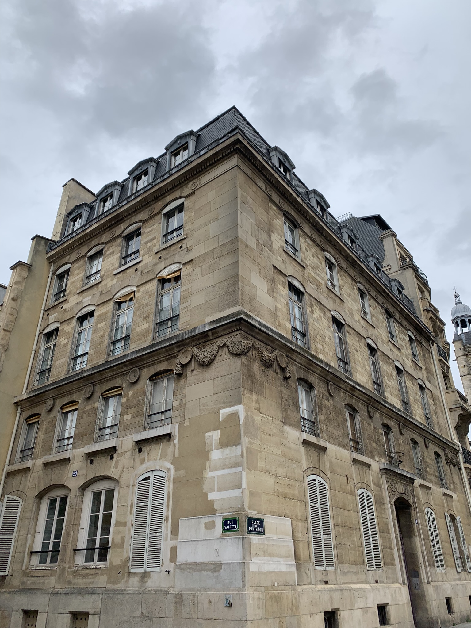 Bureau de Michel Leiris reconstitué à la BlJD.